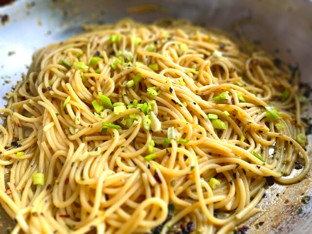 Garlic and Chili Butter Spaghetti