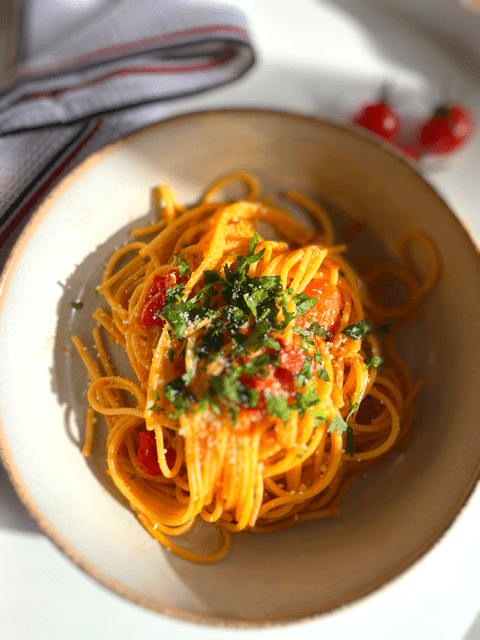 Spicy Tomato Pasta 